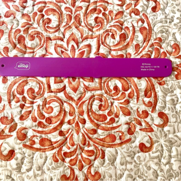 NWOT Disney Parks Emoji Princesses Slap Bracelet - Picture 10 of 10